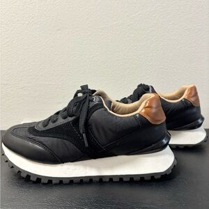 Blondo Waterproof Lois Sneaker Black Size 8